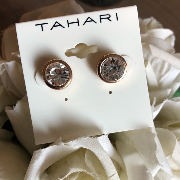 Tahari Jewelry - NWT 14k gold plated Tahari studs 💎